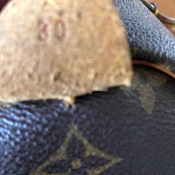 Louis Vuitton: Speedy 30 - Picture 2 of 5